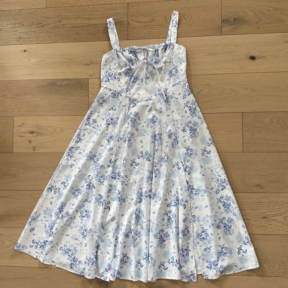 Floral Square Neck Midi Dress in Blue and White - Picture 2 of 9